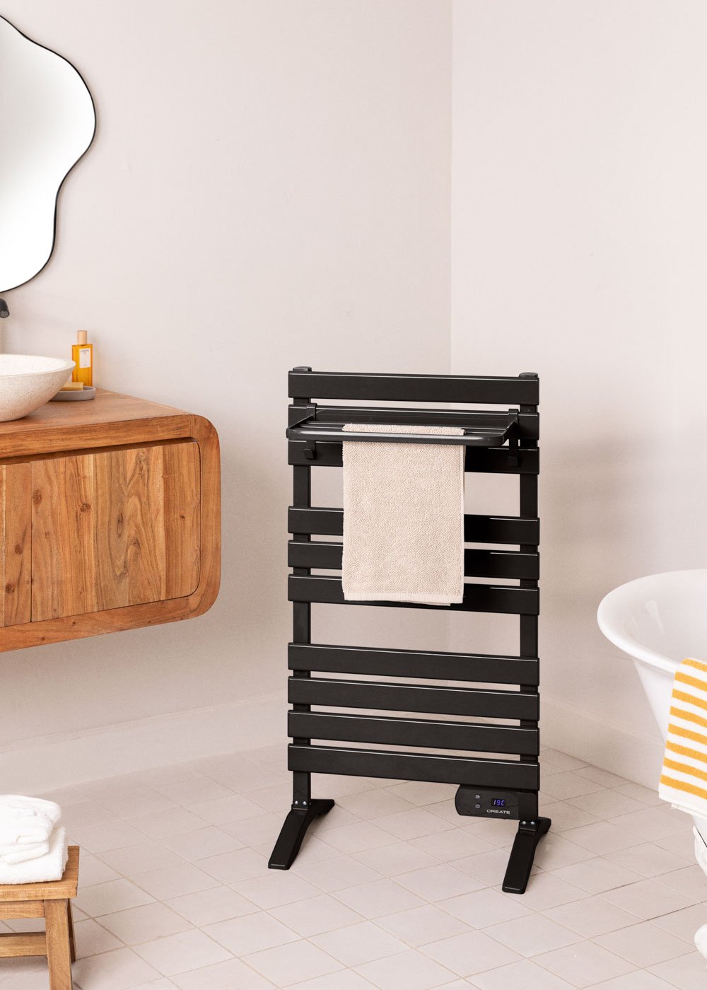 CREATE - WARM TOWEL - Toallero eléctrico de suelo o pared 500W, imagen de galería 1