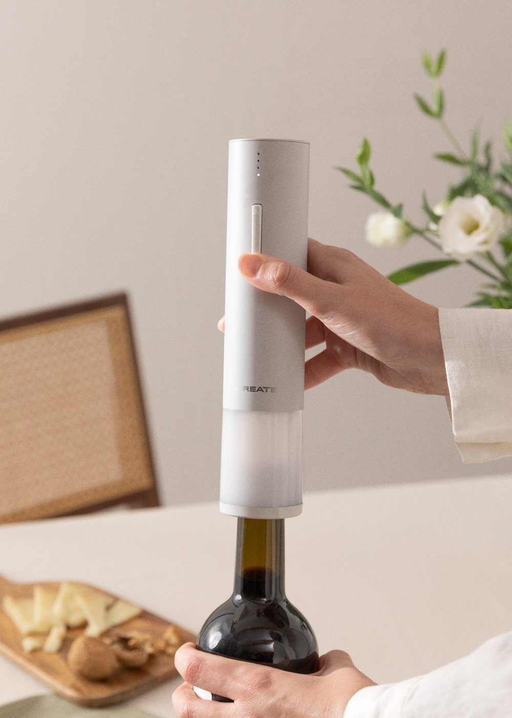 CREATE - WINE OPENER - Sacacorchos eléctrico con cortador de cápsulas, imagen de galería 2