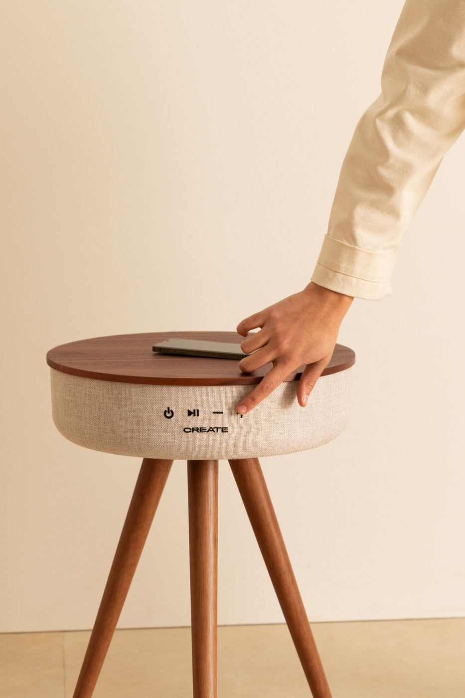 CREATE - SPEAKER TABLE 360 - Mesa altavoz con sonido omnidireccional 360º, bluetooth y carga inalámbrica, imagen de galer&iacute;a 3