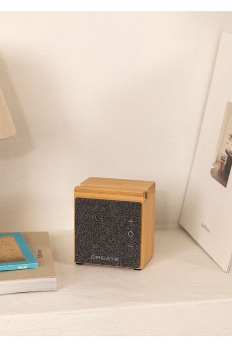 CREATE - SPEAKER MINI PRO BAMBOO - Altavoz Bluetooth de bambú con soporte para smartphone