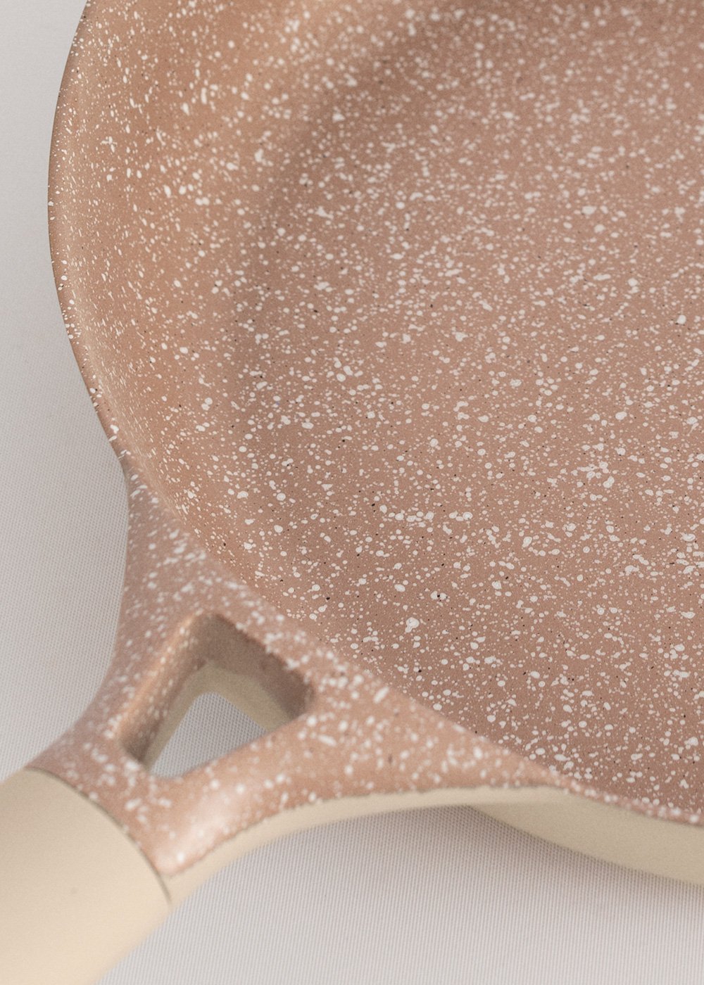 CREATE - Batería de cocina 3 sartenes PAN STUDIO de aluminio fundido y asa de baquelita, imagen de galería 6