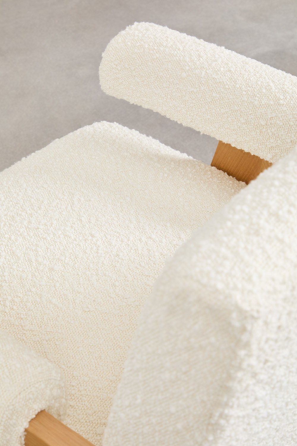 Pack de 2 sillas de comedor con reposabrazos en madera y tela bouclé Lucca, imagen de galería 7