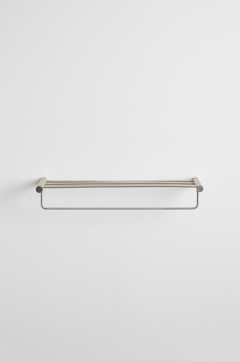 Toallero de pared para baño con balda en acero inoxidable Devon   , imagen de galer&iacute;a 3