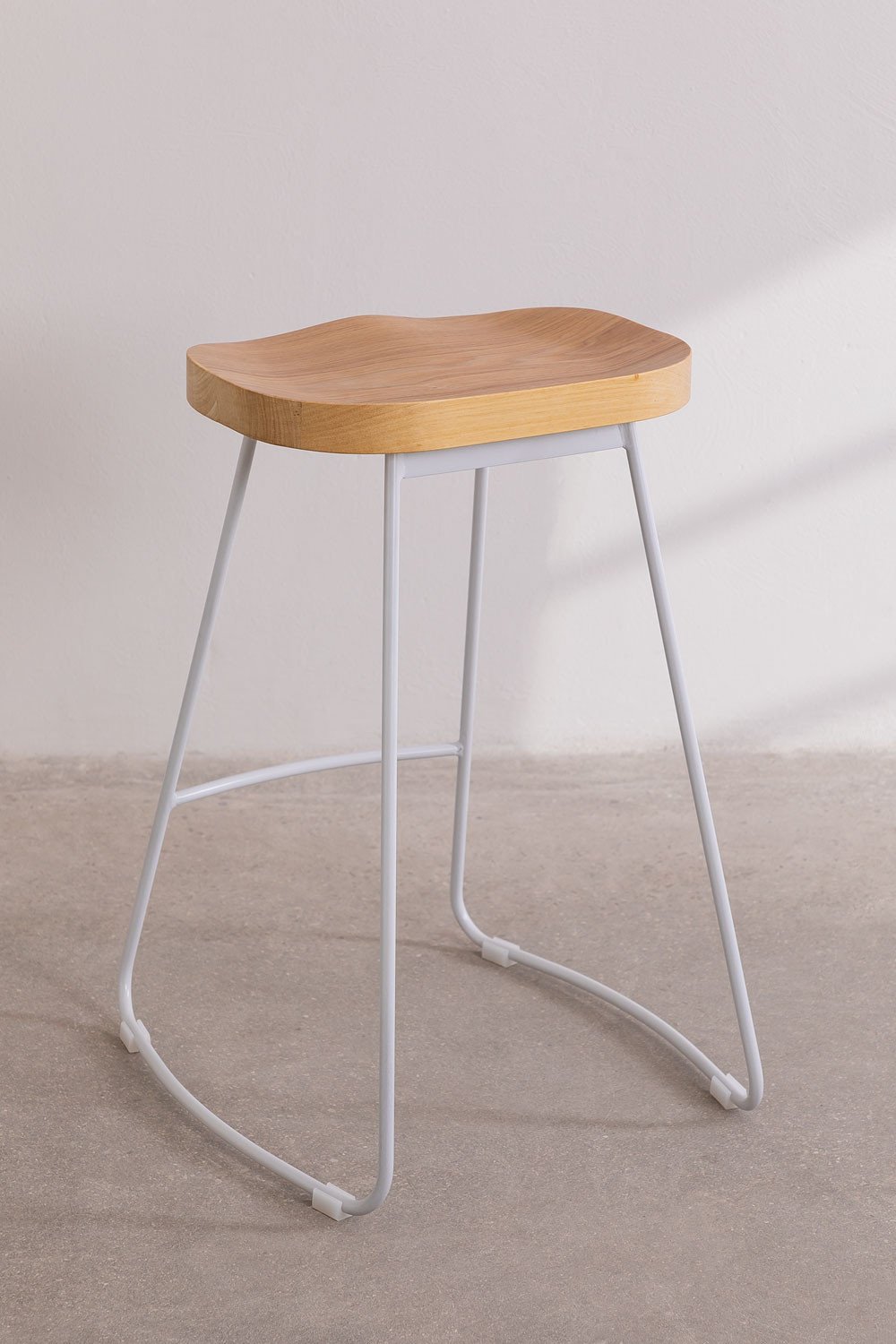 Pack de 2 taburetes altos 65 cm en acero blanco y madera de olmo Neicol, imagen de galería 5