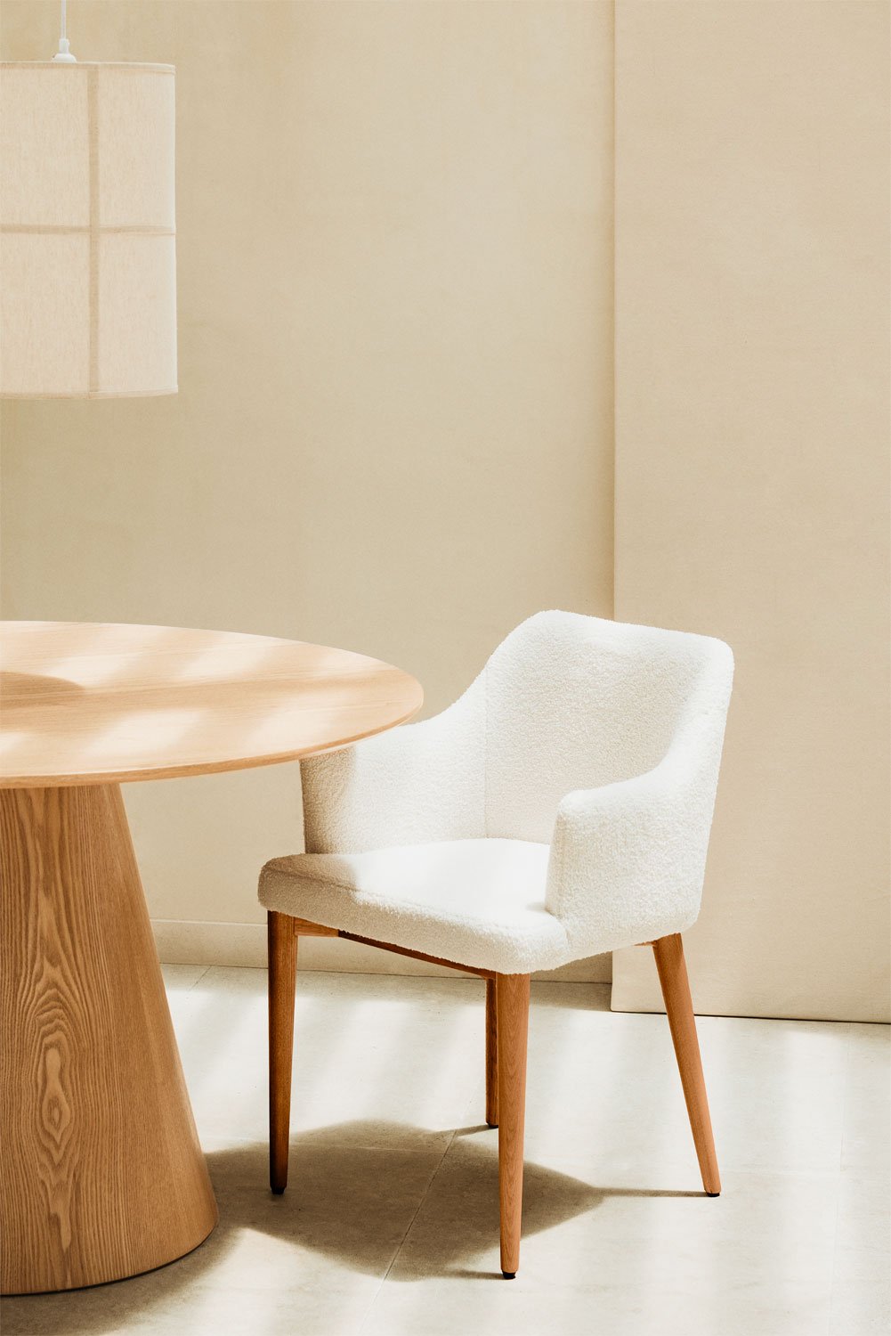 Silla de comedor con reposabrazos en borreguito Banfil, imagen de galería 1