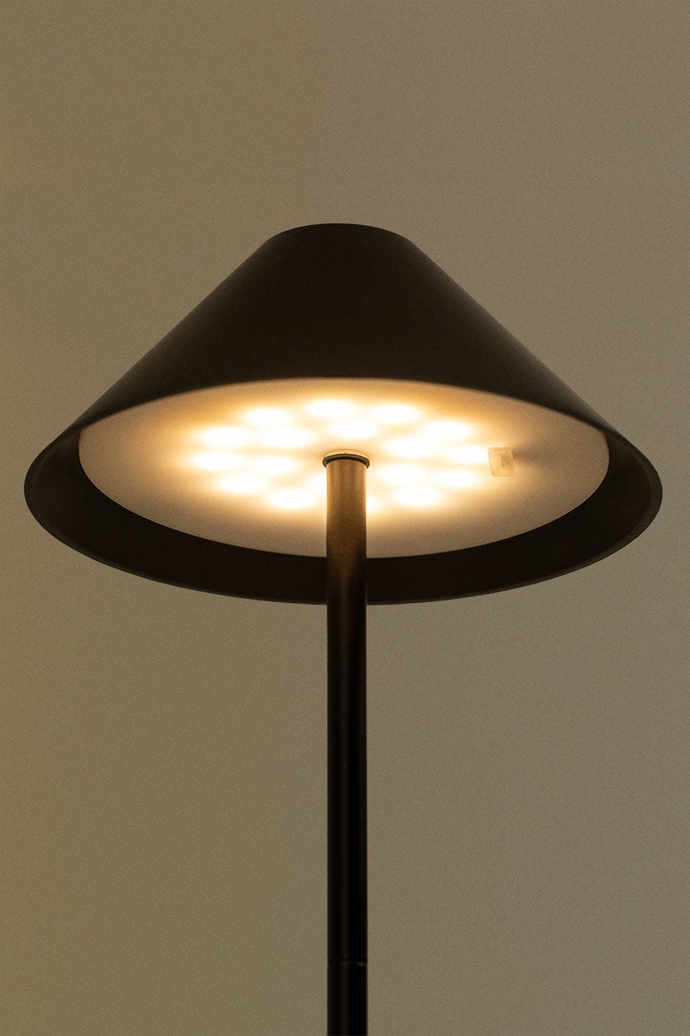 Lámpara de mesa LED inalámbrica para exterior Nebida, imagen de galer&iacute;a 5