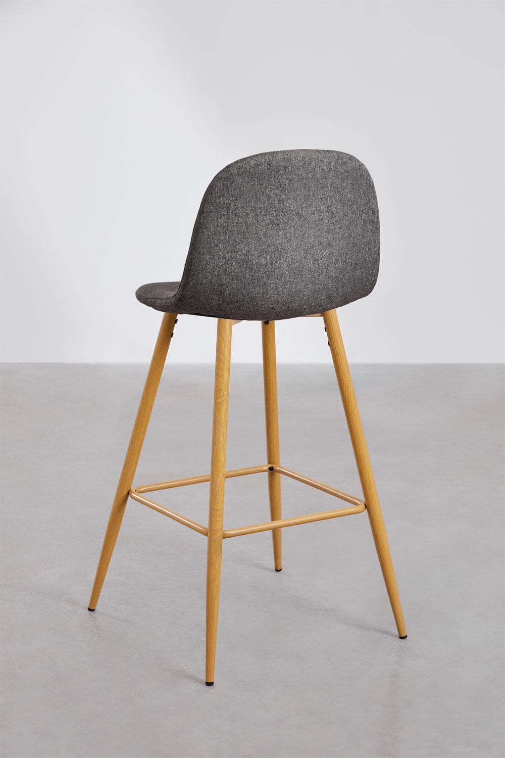 Taburete alto 75 cm en tela gris antracita y patas acabado madera natural Glamm, imagen de galer&iacute;a 3