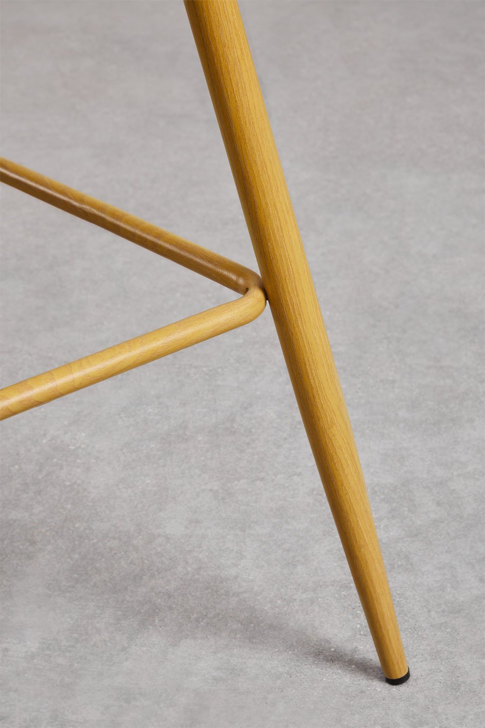 Pack de 2 taburetes altos 75 cm en polipiel café diamond y patas acabado madera natural Glamm, imagen de galer&iacute;a 6