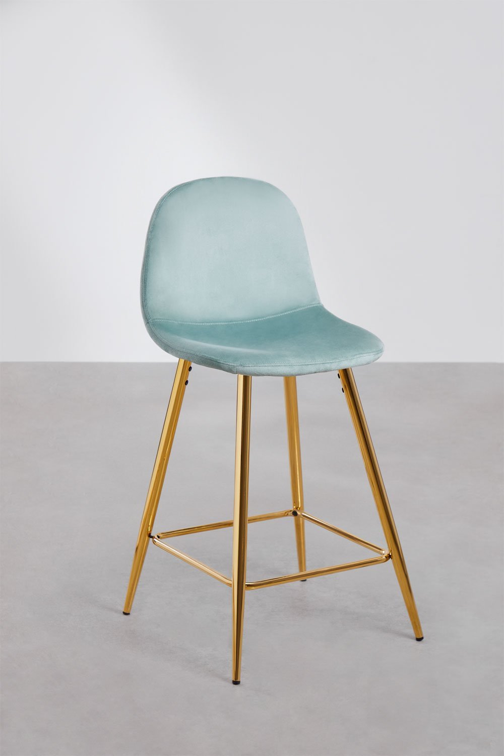 Taburete alto 65 cm en terciopelo verde abeto y patas doradas Glamm, imagen de galería 1