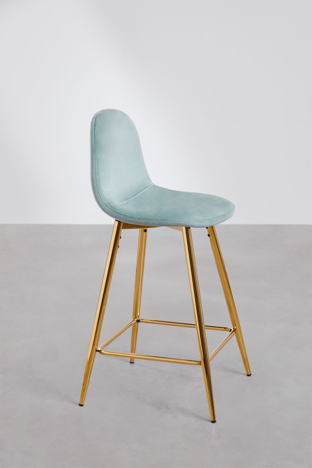 Pack de 2 taburetes altos 65 cm en terciopelo verde abeto y patas doradas Glamm, imagen de galer&iacute;a 2