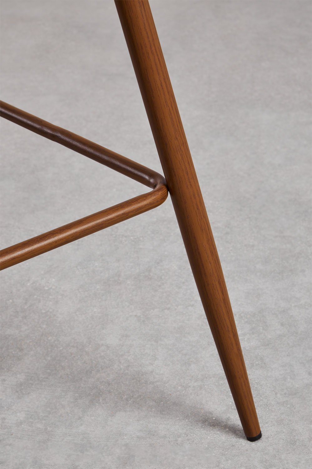 Pack de 4 taburetes altos 75 cm en tela gris antracita y patas acabado madera oscura Glamm, imagen de galería 2