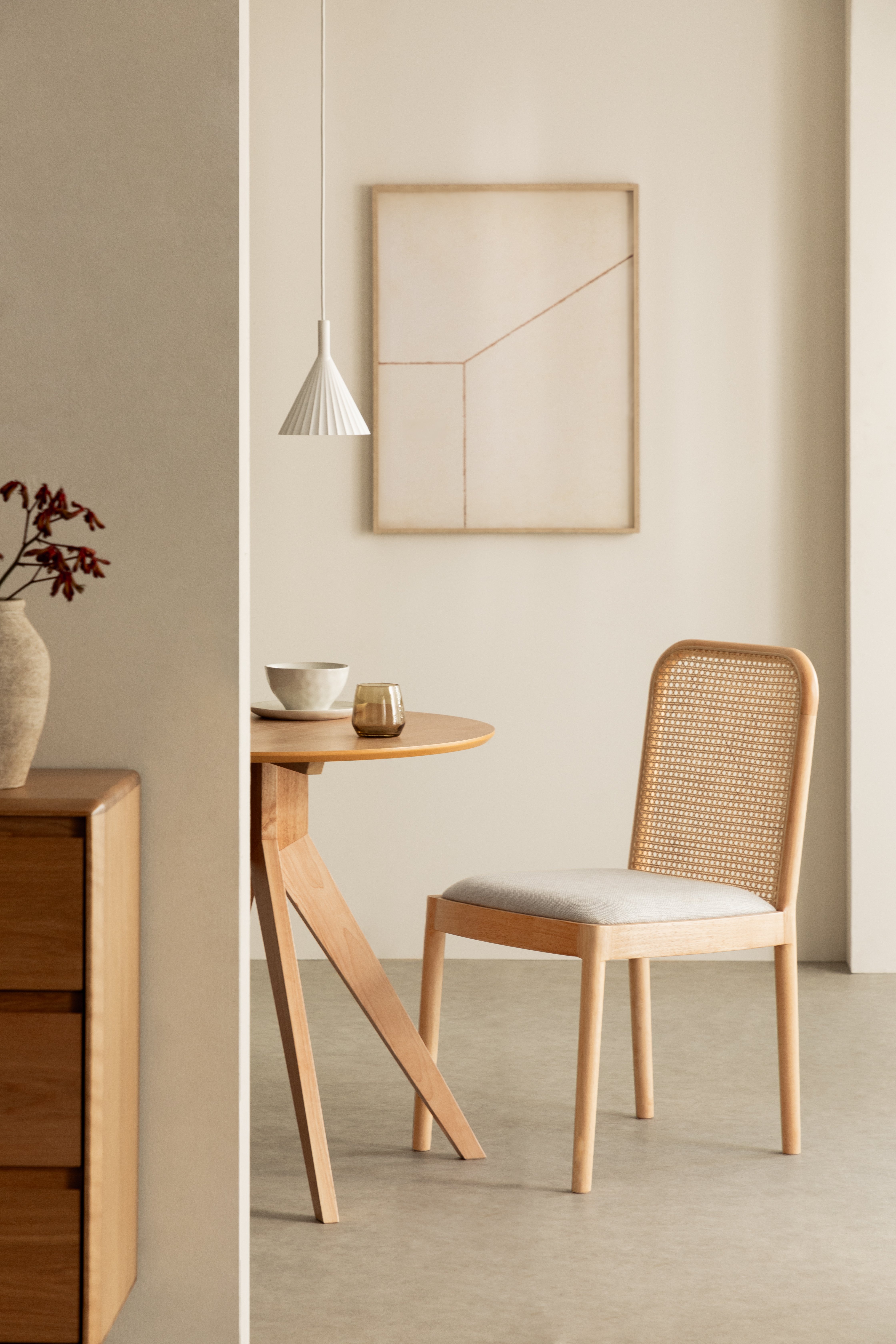 Silla de comedor en madera de caucho y ratán Yaiza, imagen de galería 1