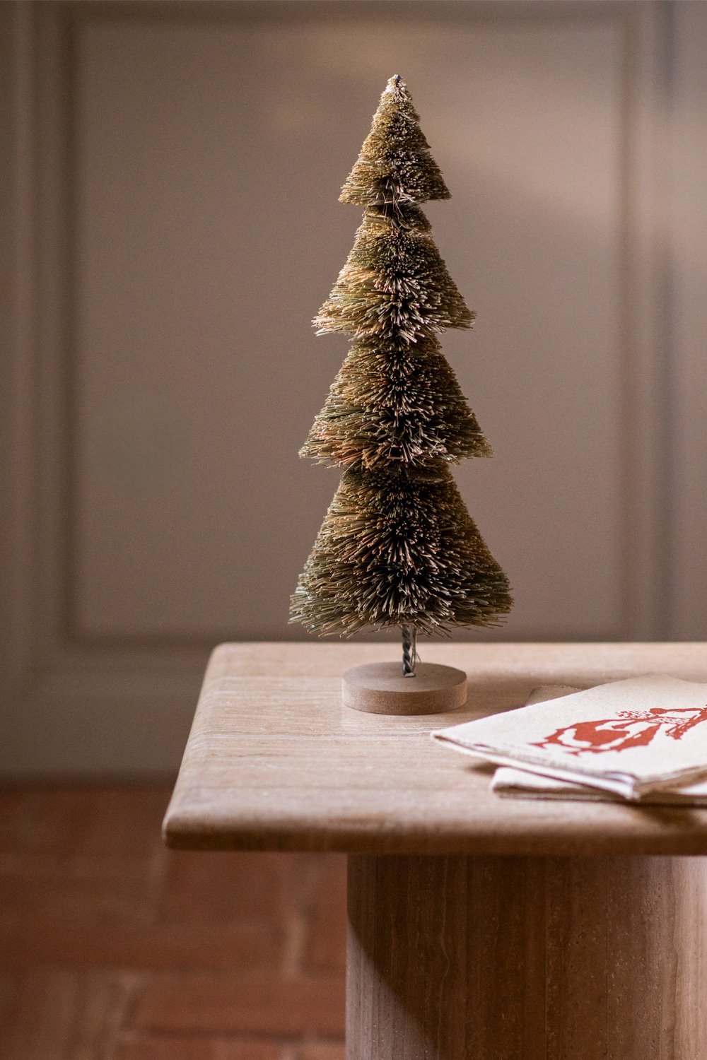 Árbol de Navidad en fibras naturales Finelo, imagen de galería 1