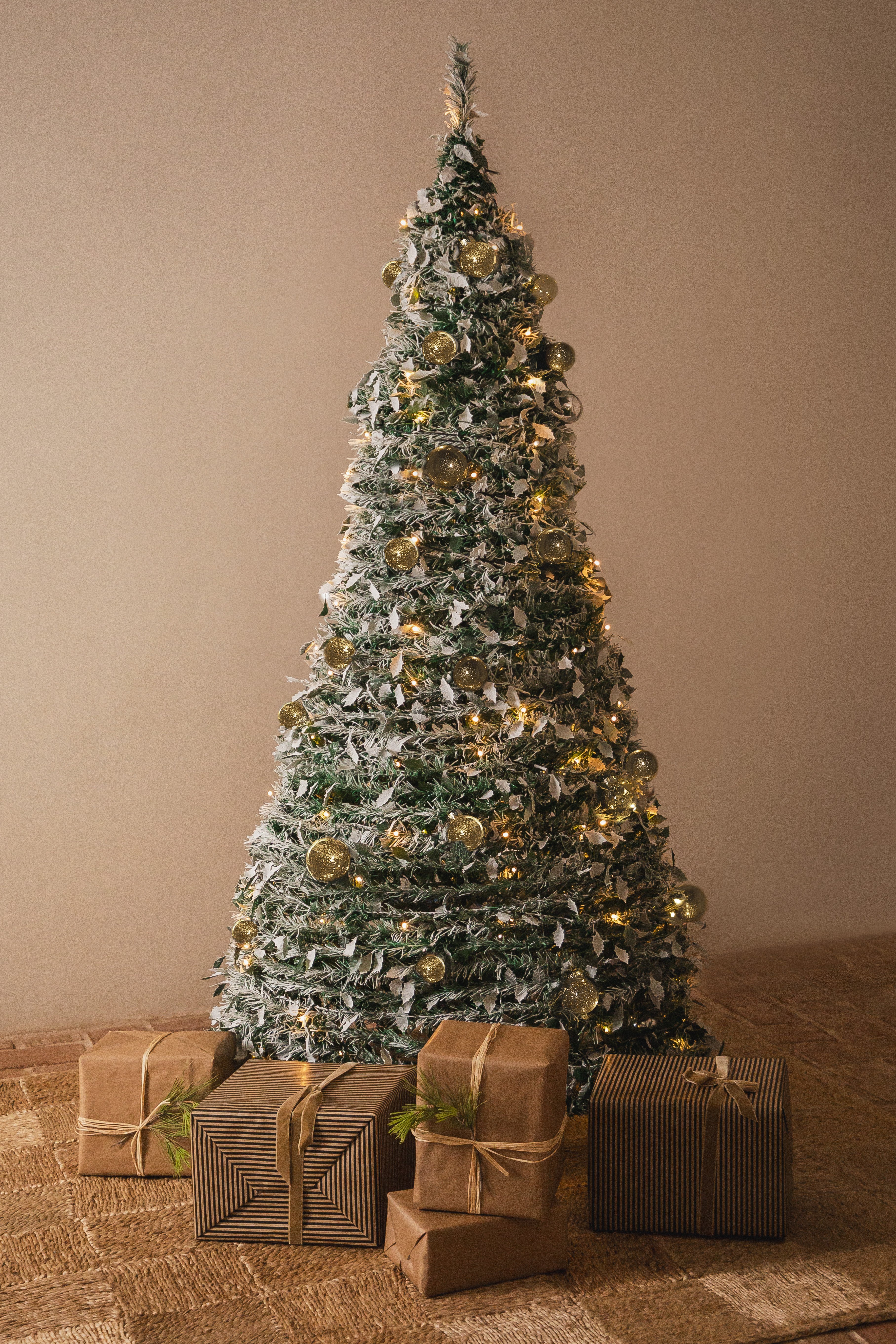 Árbol de Navidad plegable con luces LED Taimy, imagen de galería 1