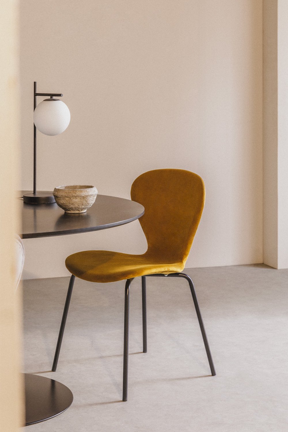 Silla de Comedor Apilable en Terciopelo Uit, imagen de galería 1