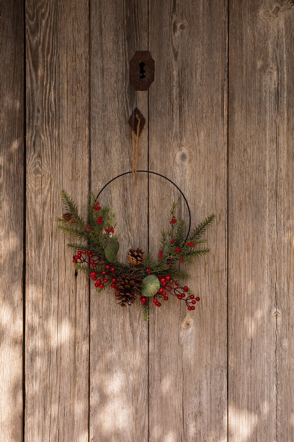 Corona decorativa de Navidad con piñas Lanorial, imagen de galería 1