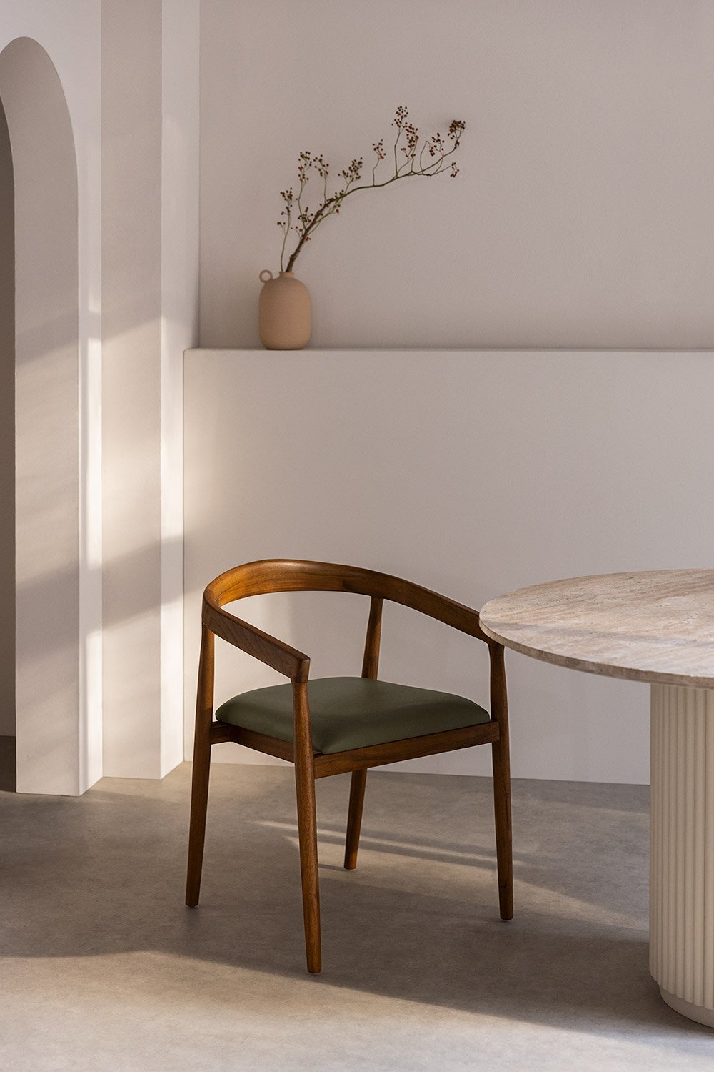 Silla de comedor en piel Visby, imagen de galería 1