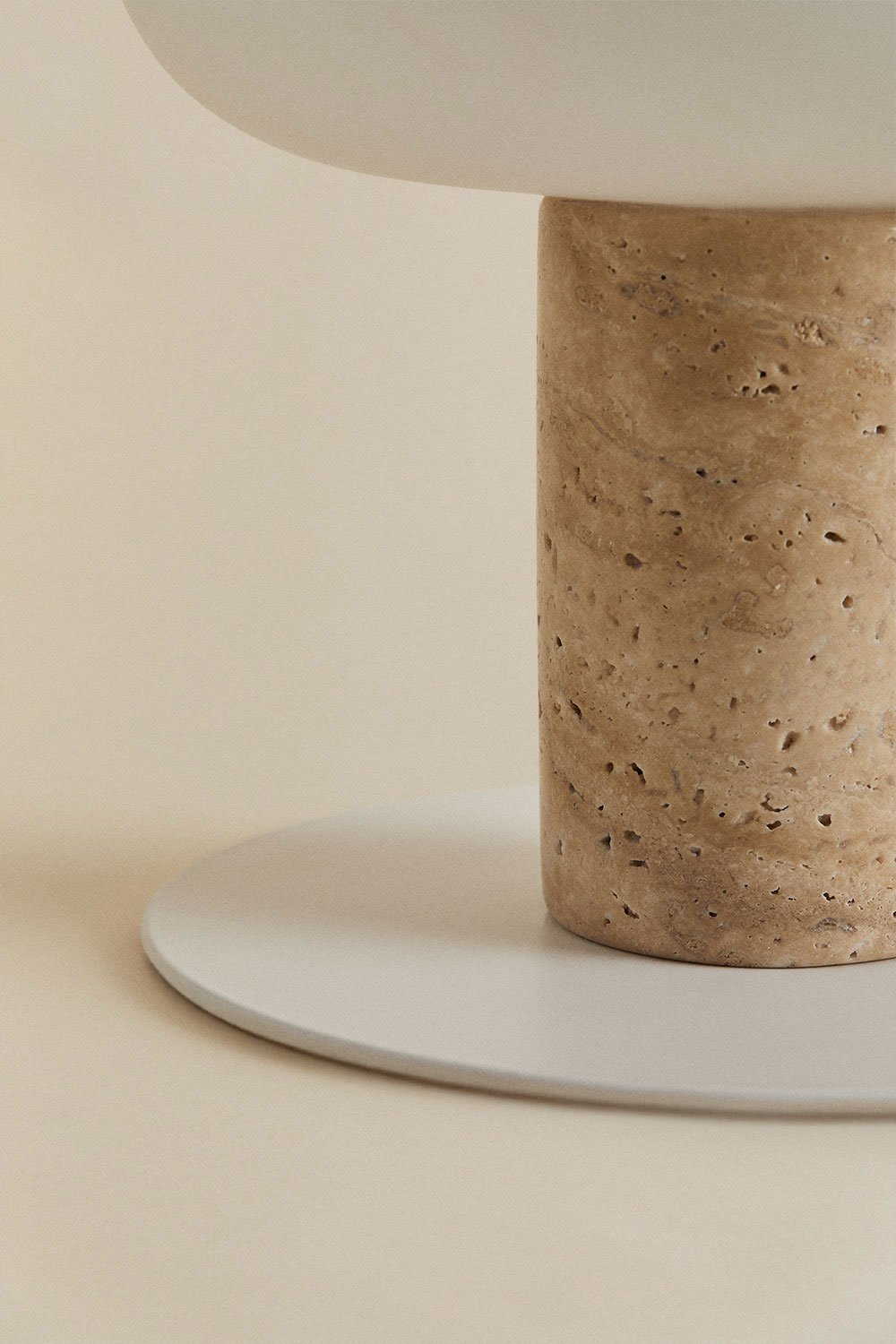 Lámpara de mesa LED en travertino Garuba , imagen de galería 5