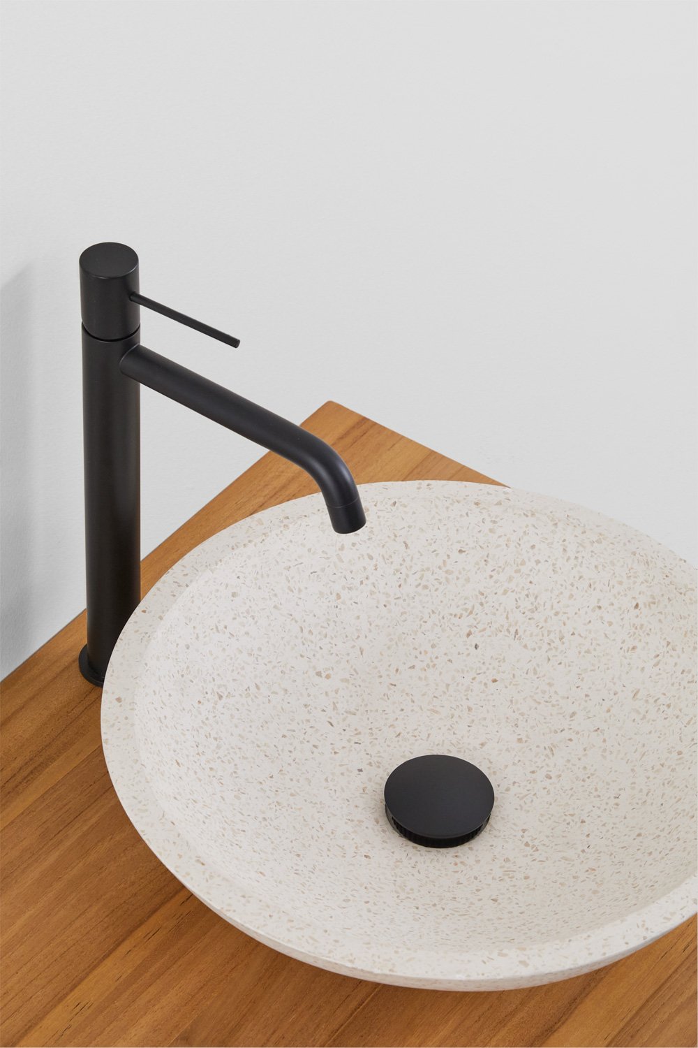 Conjunto de mueble de baño suspendido en madera de teca Jabari, imagen de galer&iacute;a 4