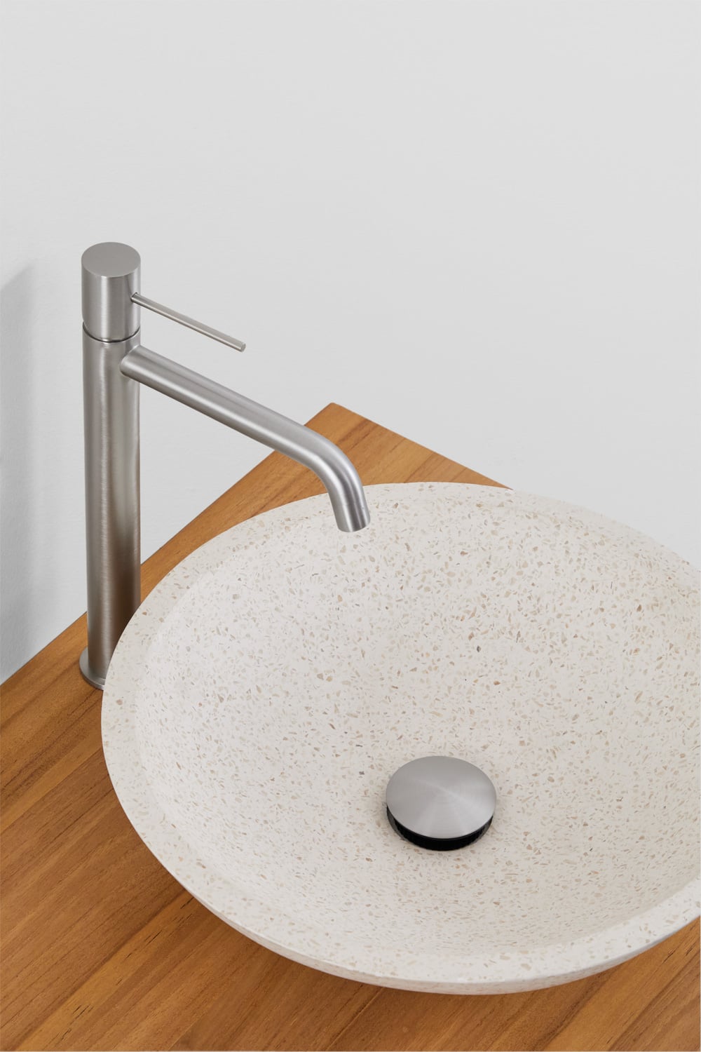 Conjunto de mueble de baño suspendido en madera de teca Jabari, imagen de galer&iacute;a 4