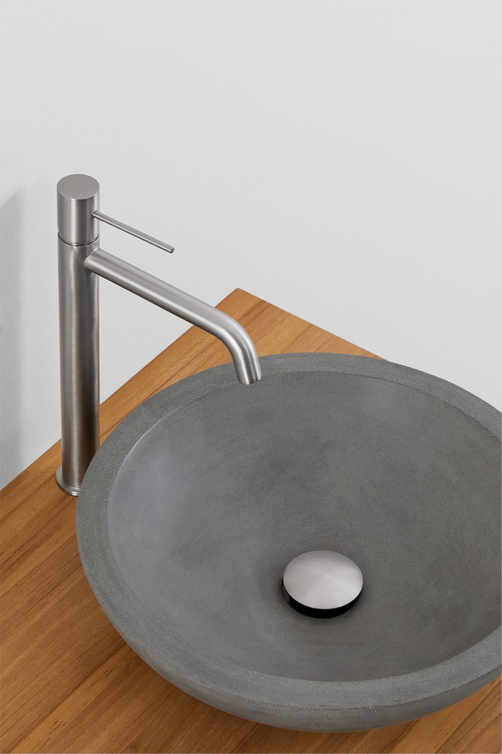 Conjunto de mueble de baño suspendido en madera de teca Jabari, imagen de galer&iacute;a 4