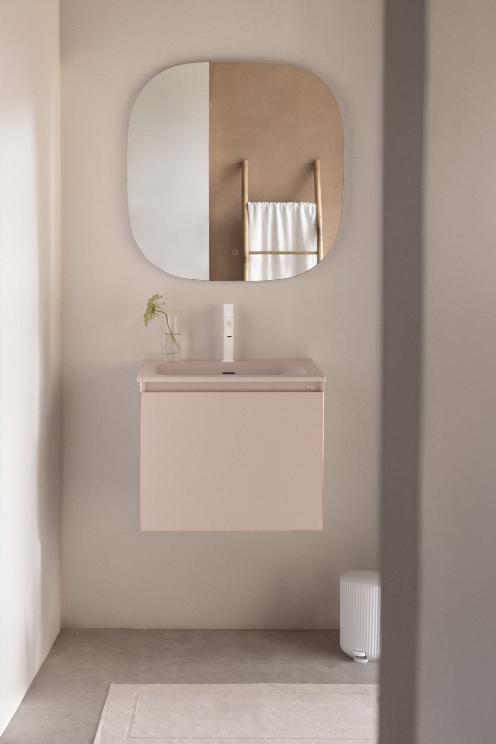 Conjunto de mueble de baño en madera con lavabo integrado Macrae    , imagen de galería 1