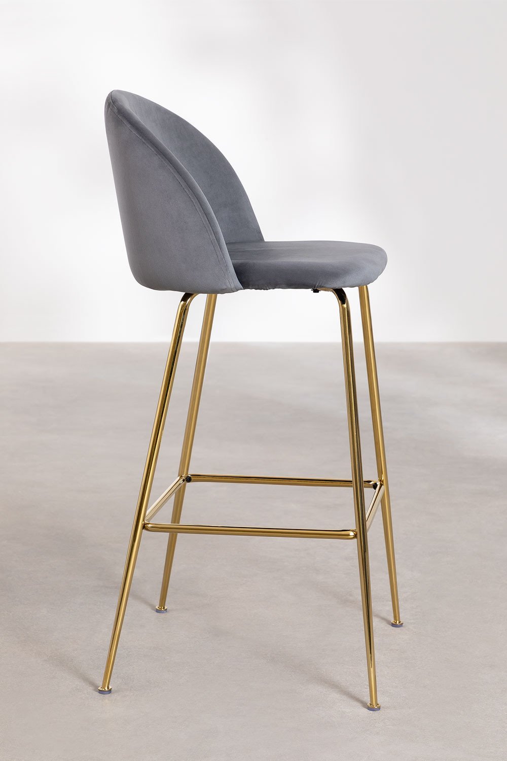 Pack de 2 taburetes altos 75 cm en terciopelo gris y patas doradas Kana Design, imagen de galer&iacute;a 2