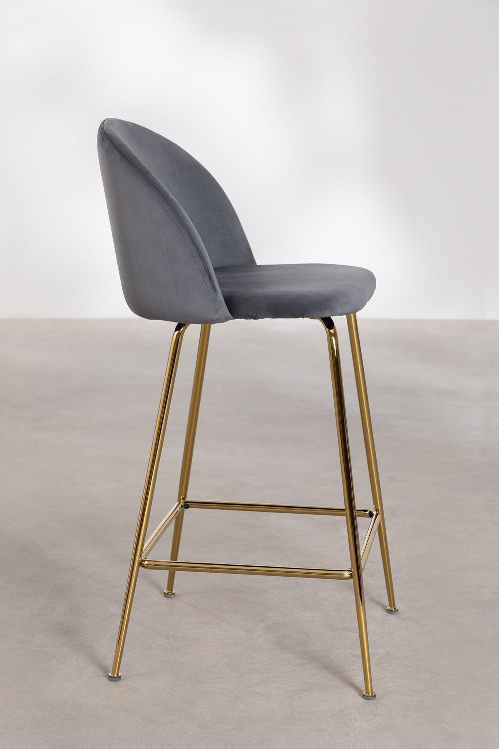 Pack de 4 taburetes altos 65 cm en terciopelo gris y patas doradas Kana Design, imagen de galer&iacute;a 3