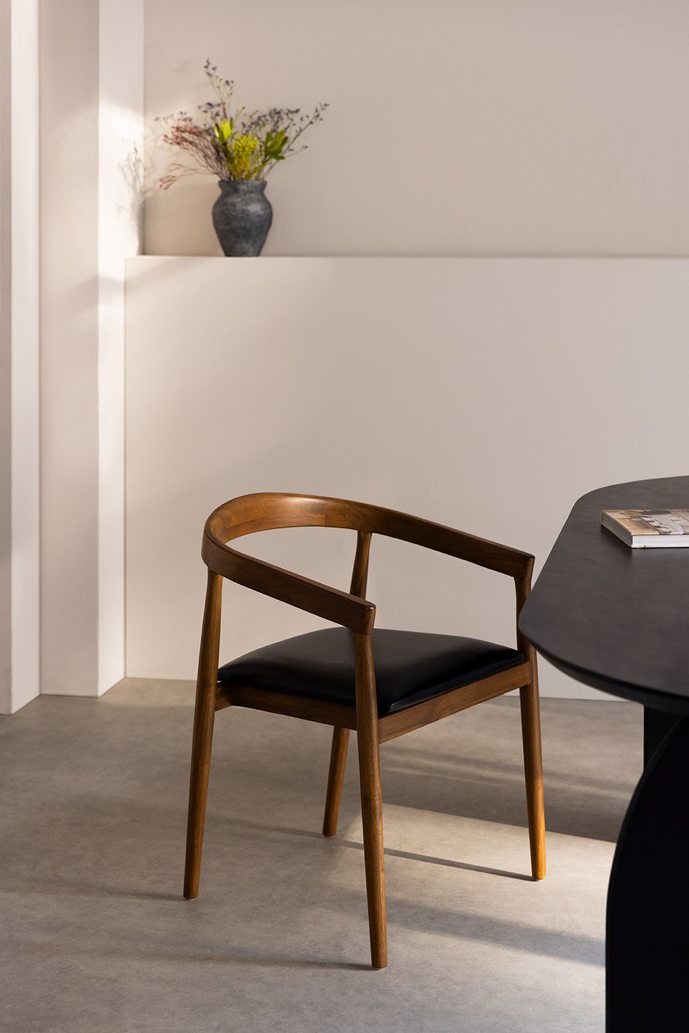 Silla de comedor en piel Visby, imagen de galería 1