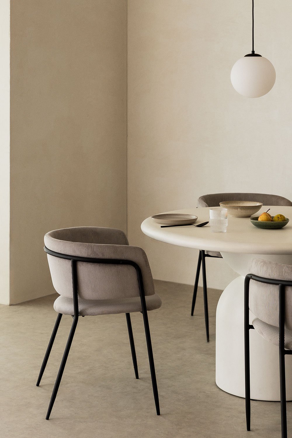 Silla de comedor tapizada Nalon, imagen de galería 1