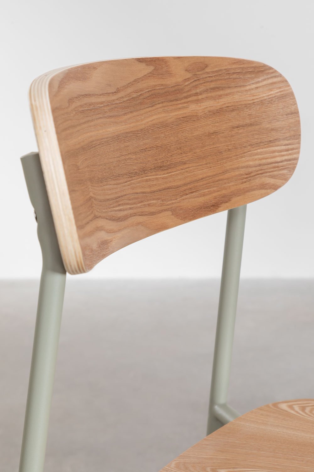Silla de comedor apilable en hierro y madera Wilpier, imagen de galer&iacute;a 6