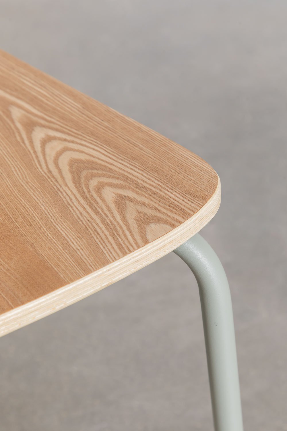 Silla de comedor apilable en hierro y madera Wilpier, imagen de galer&iacute;a 7