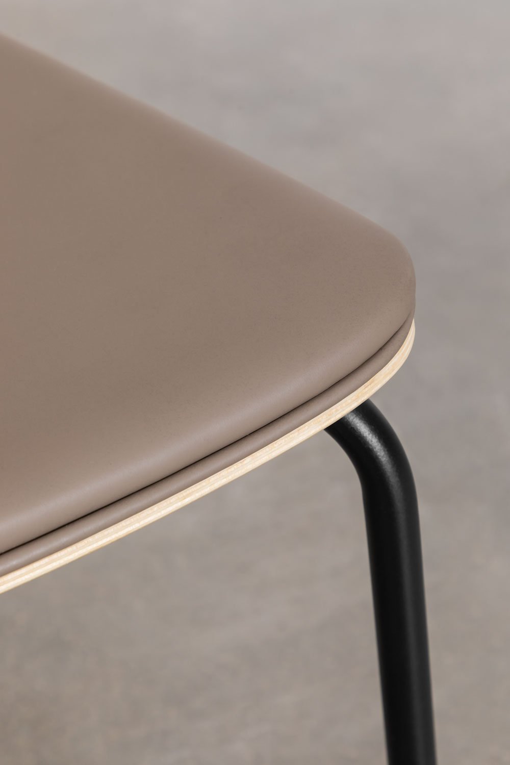 Pack de 4 sillas de comedor apilables en hierro y madera Wilpier, imagen de galería 6