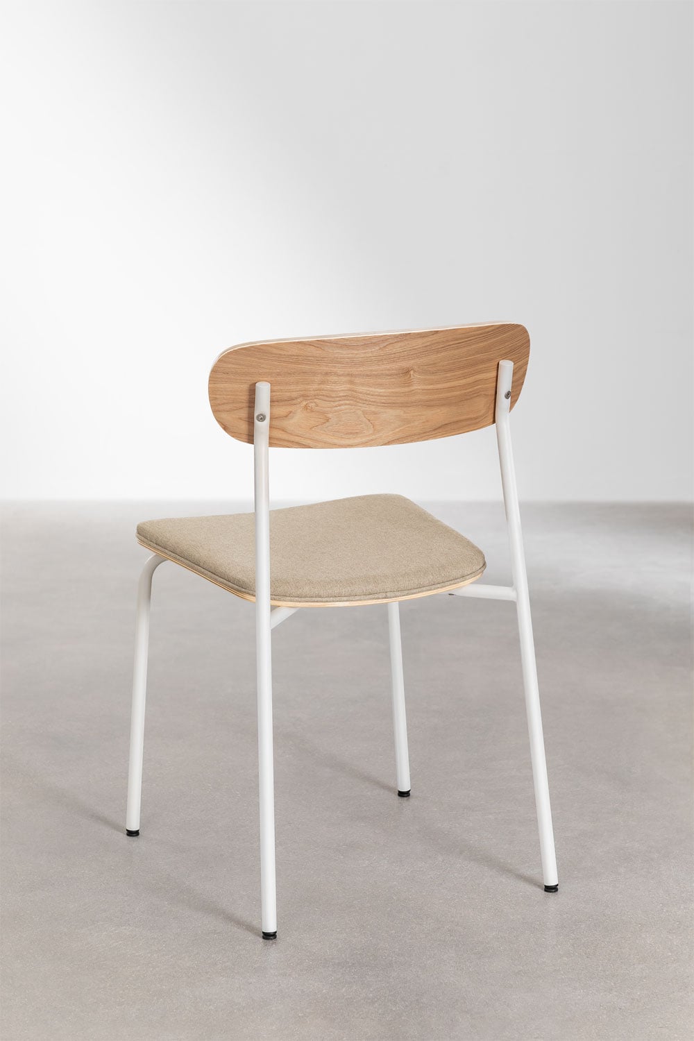 Pack de 4 sillas de comedor apilables en hierro y madera Wilpier, imagen de galer&iacute;a 4