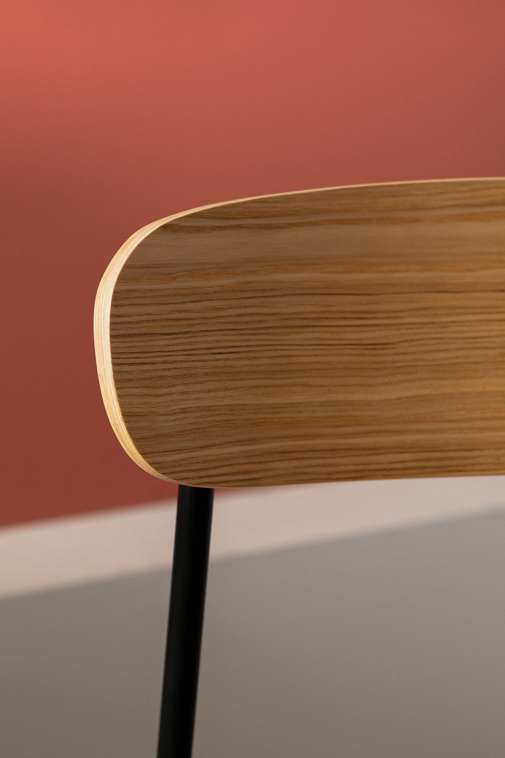 Pack de 4 sillas de comedor apilables en hierro y madera Wilpier, imagen de galería 2