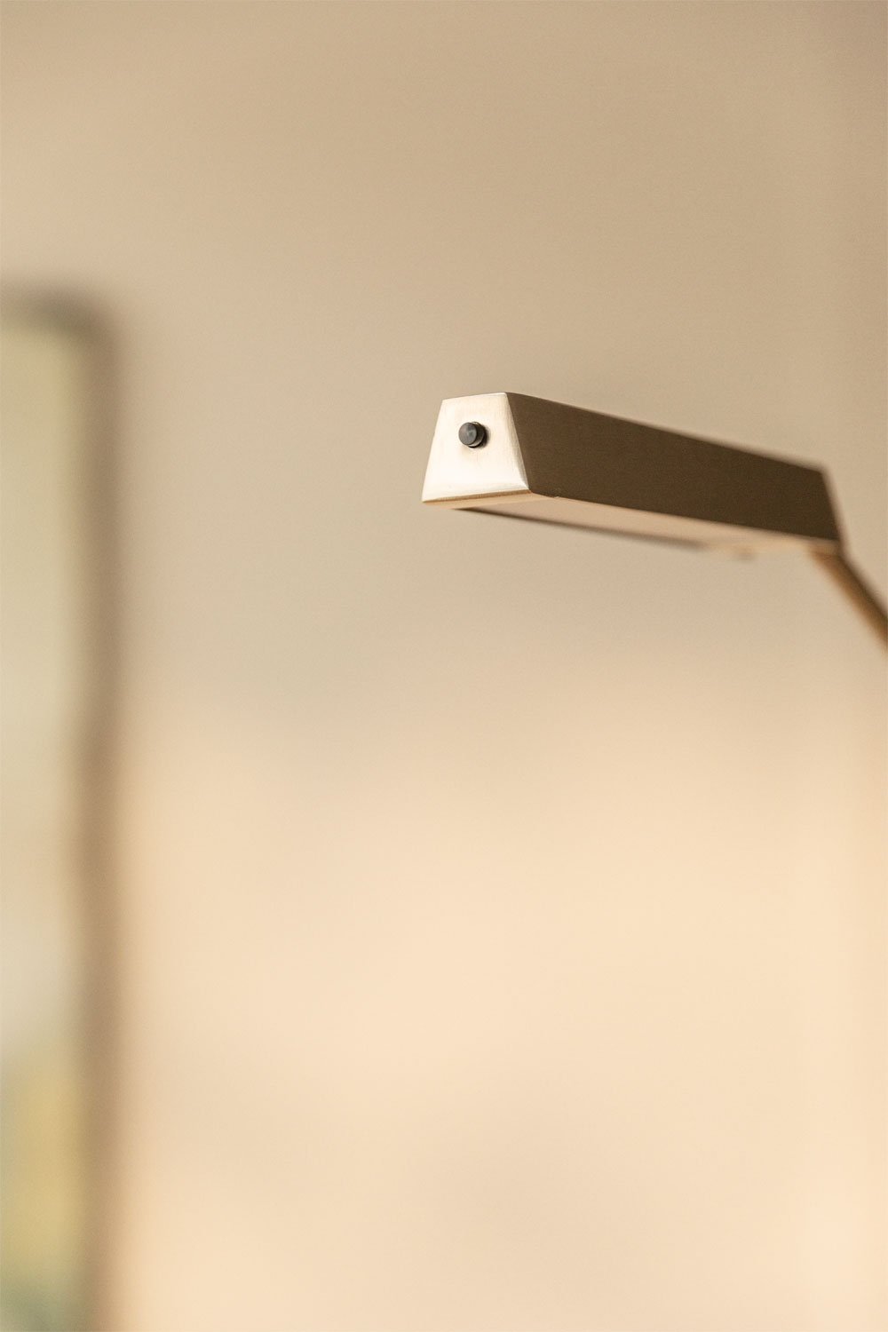 Lámpara de mesa LED en hierro Valtyn, imagen de galería 2