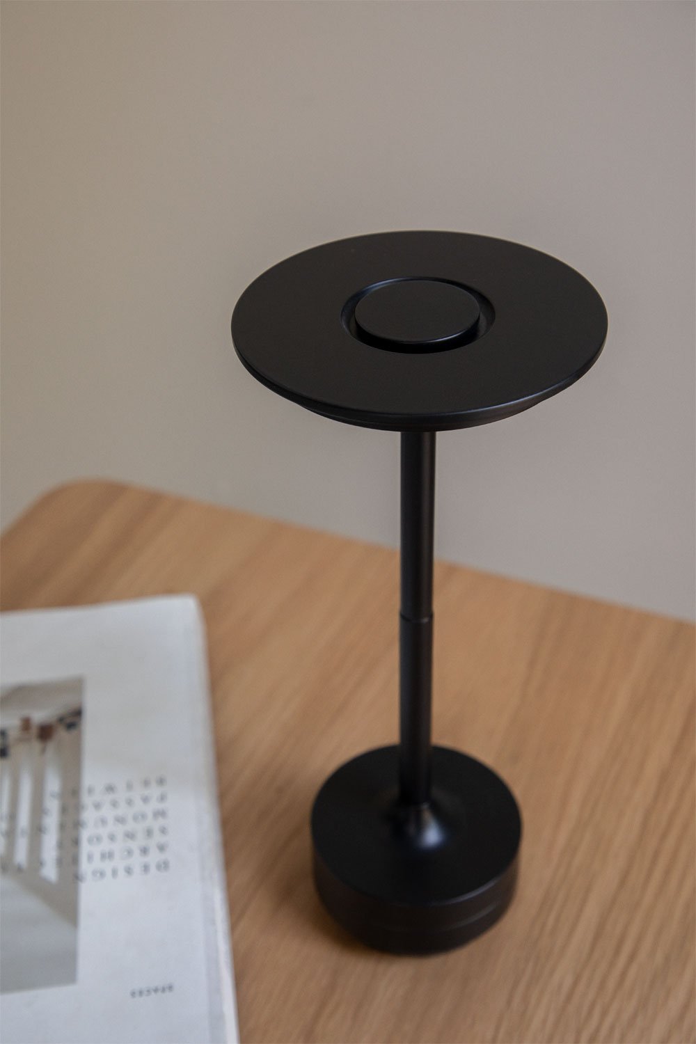 Lámpara de mesa LED inalámbrica Rivkin, imagen de galería 2