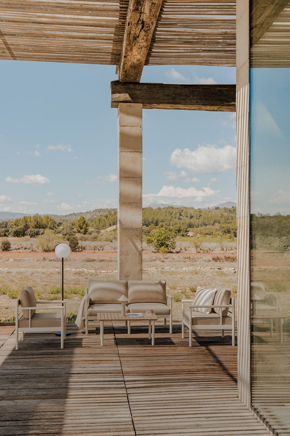 Conjunto de jardín con sofá de 2 plazas, 2 sillones y mesa de centro en aluminio y madera de acacia Beirik, imagen de galería 1