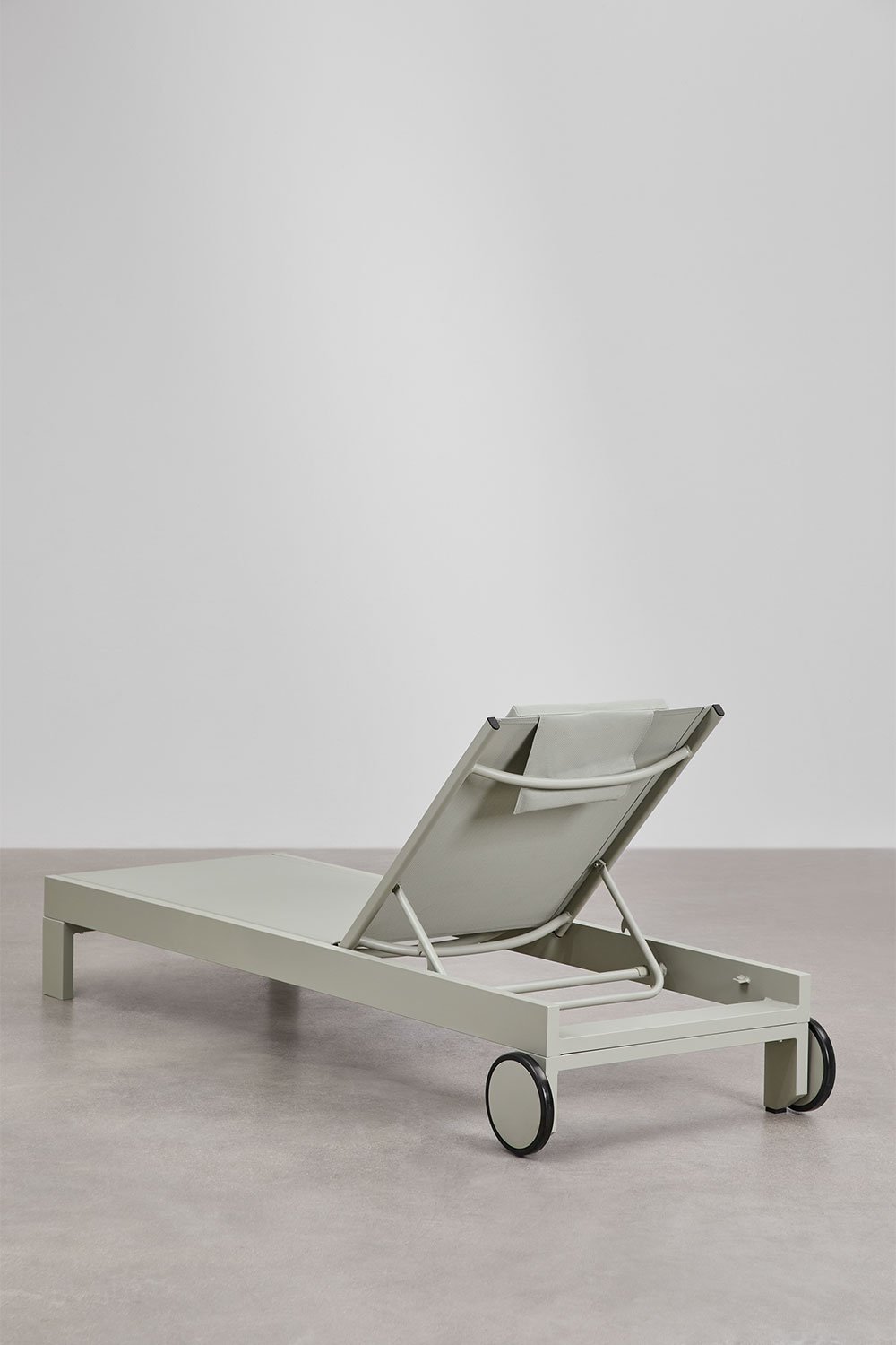 Tumbona reclinable en aluminio con cojín Akelia, imagen de galería 4