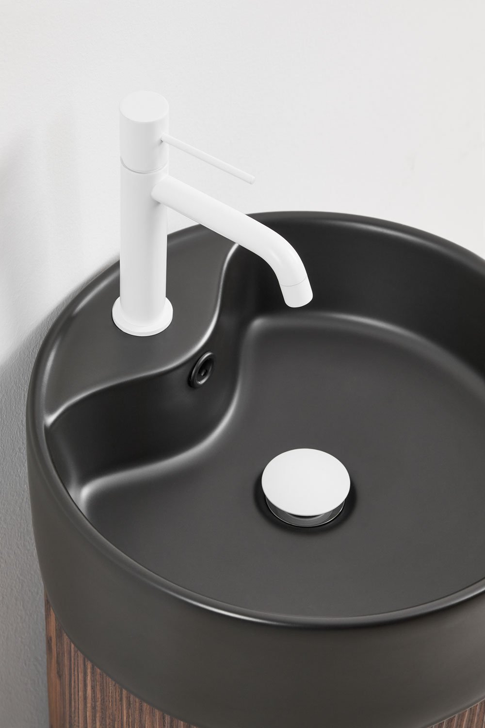 Conjunto de mueble de baño en madera con lavabo integrado en cerámica Maude , imagen de galería 4