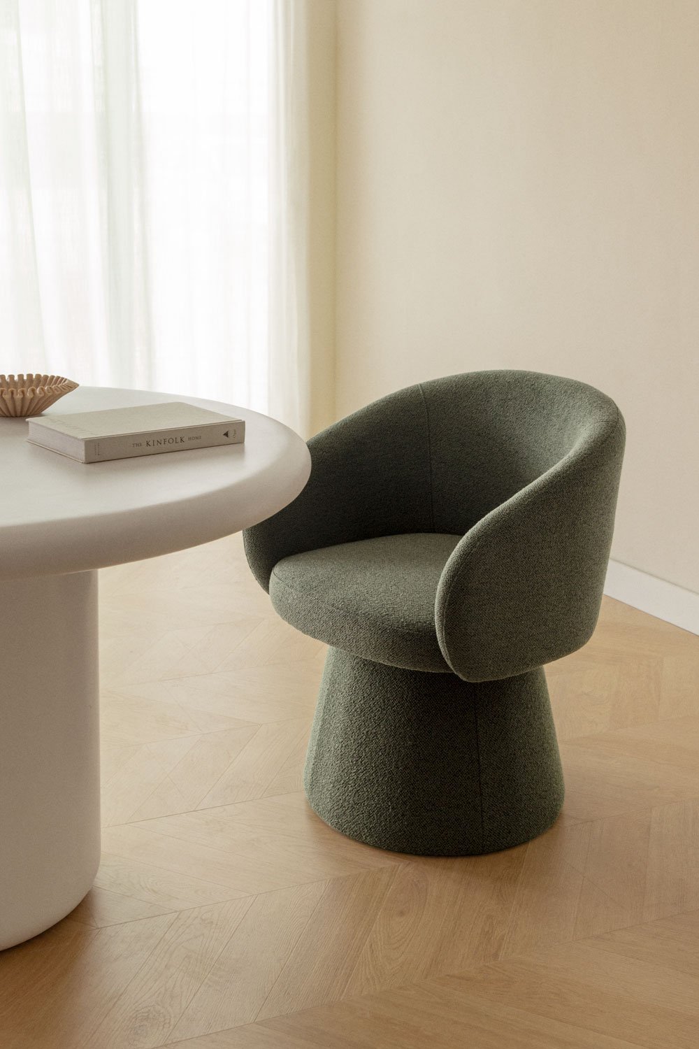 Silla de comedor giratoria con reposabrazos en tela bouclé Flavian, imagen de galería 1