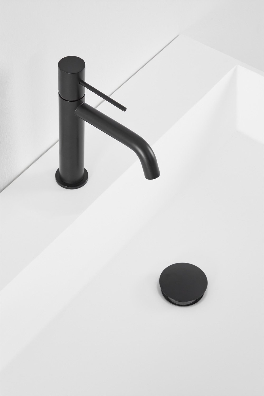 Conjunto de mueble de baño en madera con lavabo integrado Jolene, imagen de galer&iacute;a 5