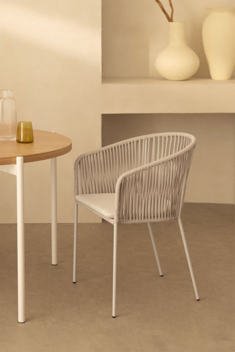 Silla de comedor apilable con reposabrazos en hierro y cuerda trenzada Jocelyn