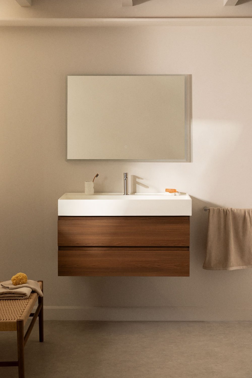 Conjunto de mueble de baño en madera y chapa de fresno con lavabo integrado Ona, imagen de galería 1
