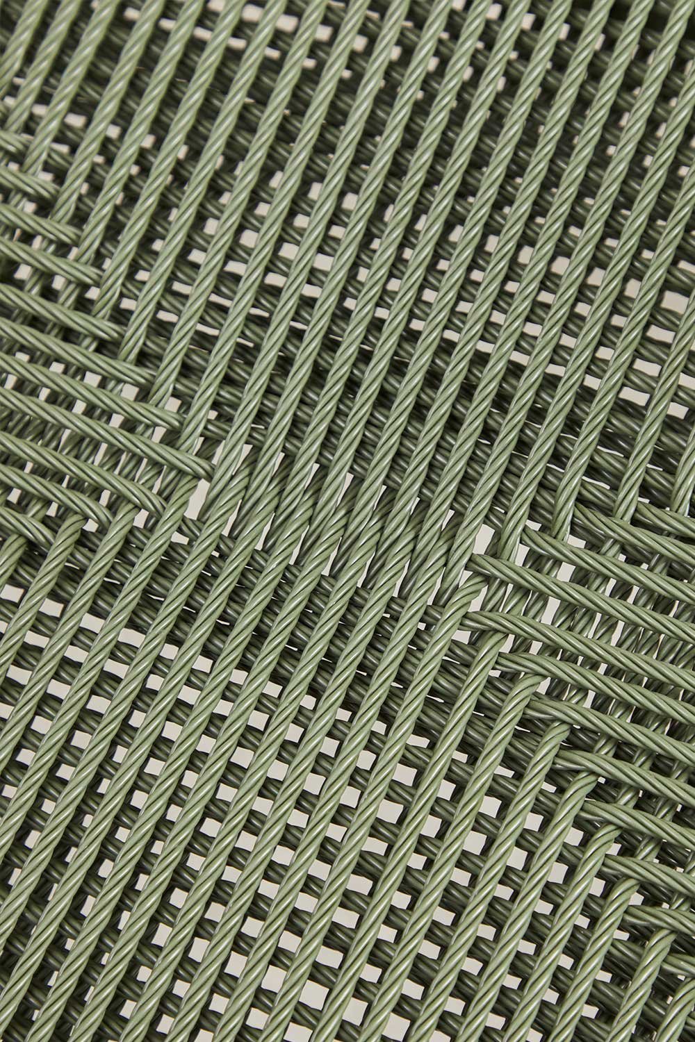 Pack de 2 sillas de jardín apilables con reposabrazos en aluminio y ratán sintético Amatria, imagen de galería 7