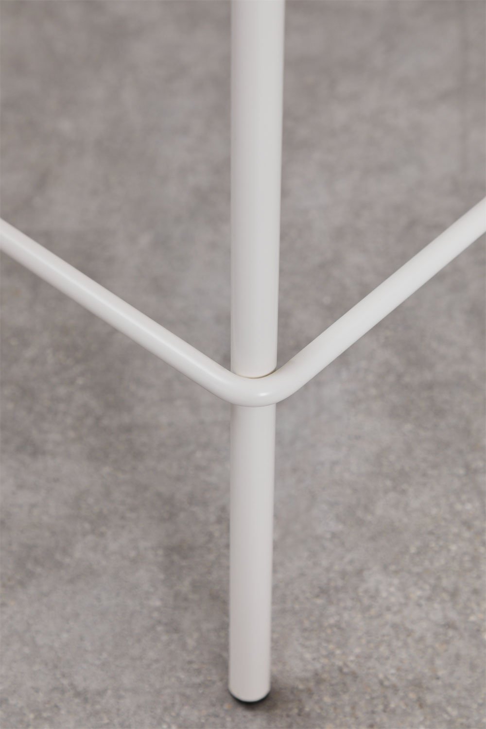 Taburete alto de jardín 65 cm en polipropileno blanco gardenia Ismene, imagen de galería 4