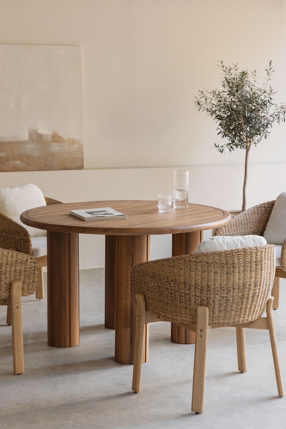 Mesa redonda de comedor en madera de acacia Danara, imagen de galería 1