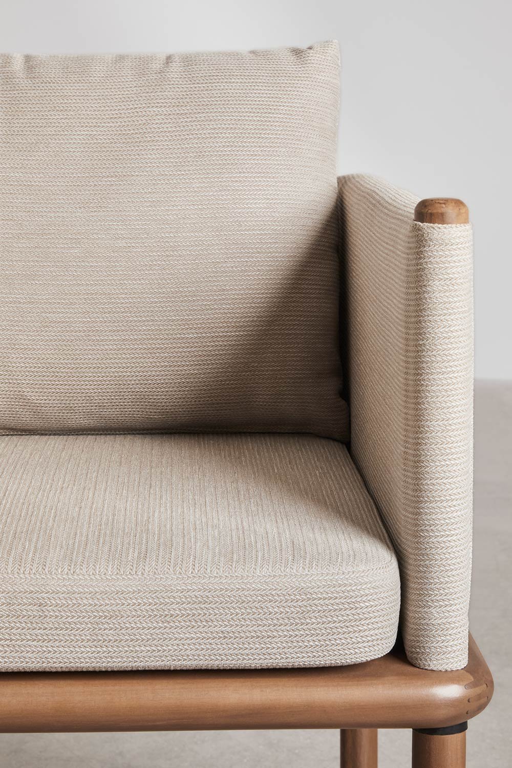 Pack de 4 sillas de comedor con reposabrazos en madera de acacia Olivia , imagen de galería 6