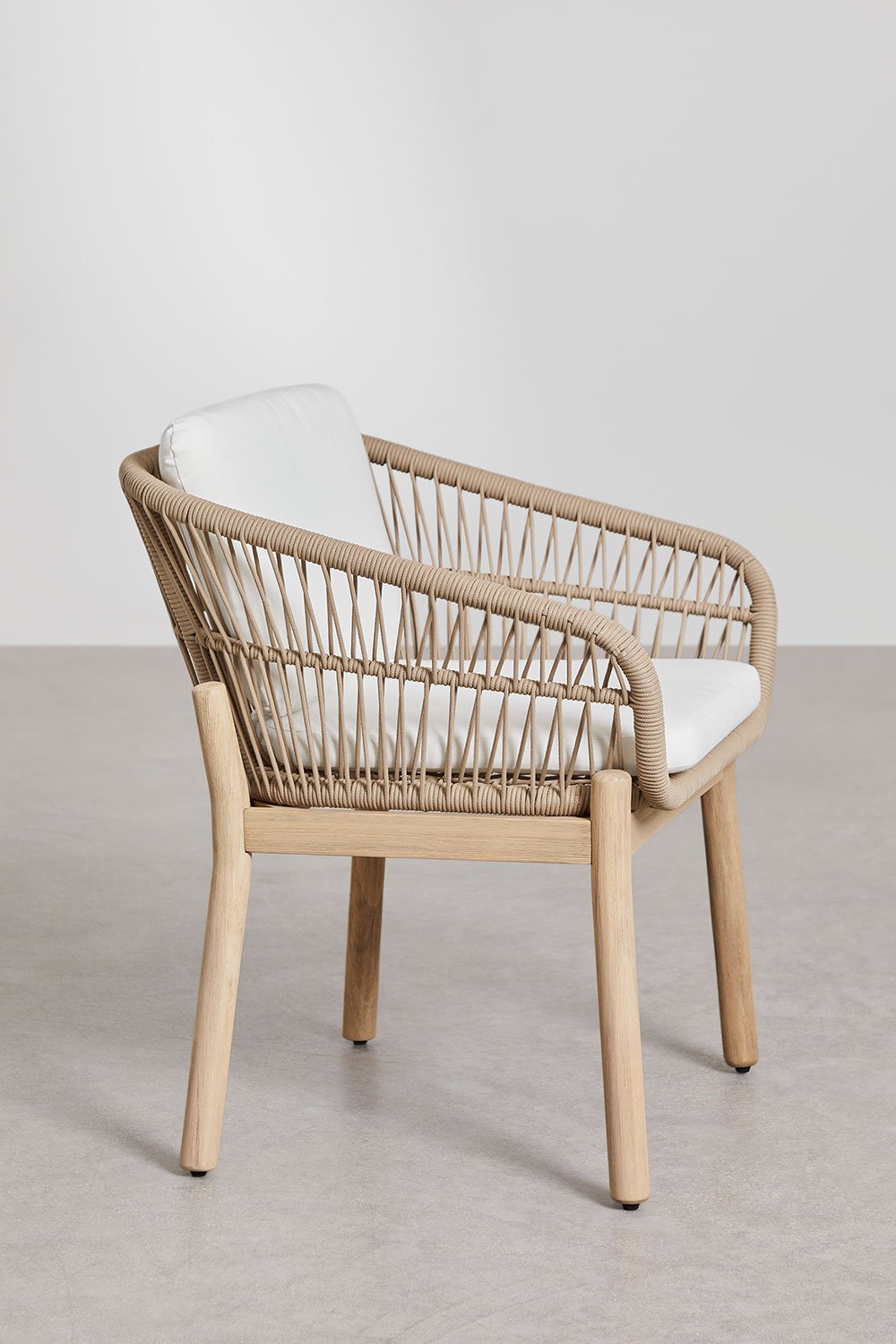 Silla de jardín con reposabrazos en madera de acacia y cuerda trenzada Karvia, imagen de galería 4