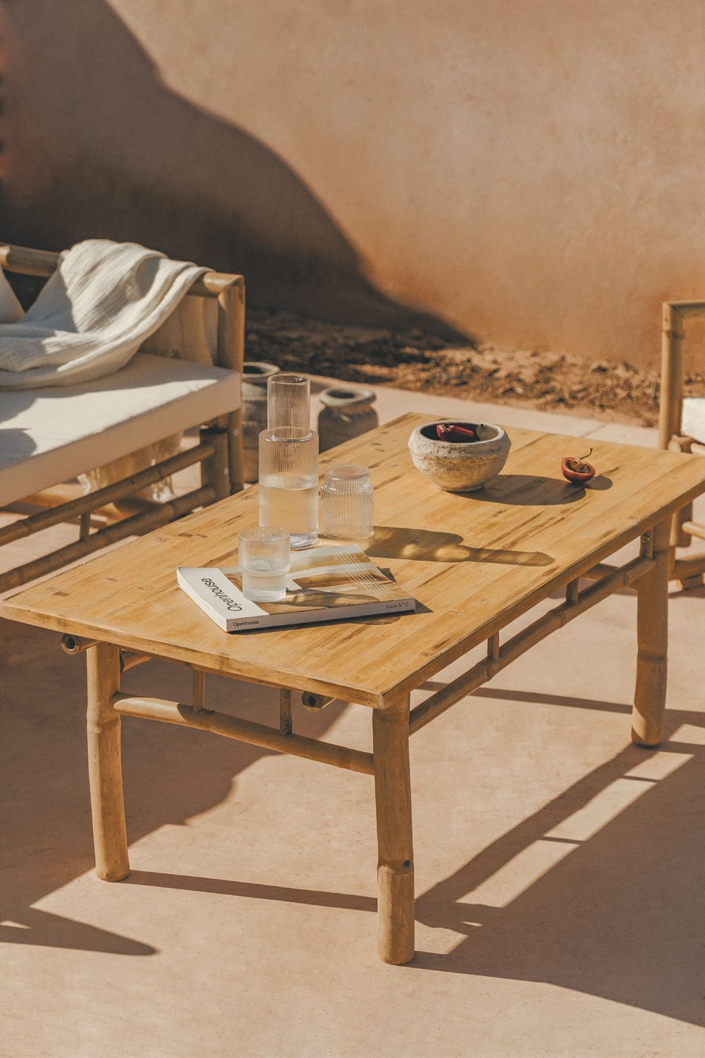 Conjunto de jardín con sofá de 3 plazas, 2 sillones y mesa de centro en bambú Livayna       , imagen de galería 2